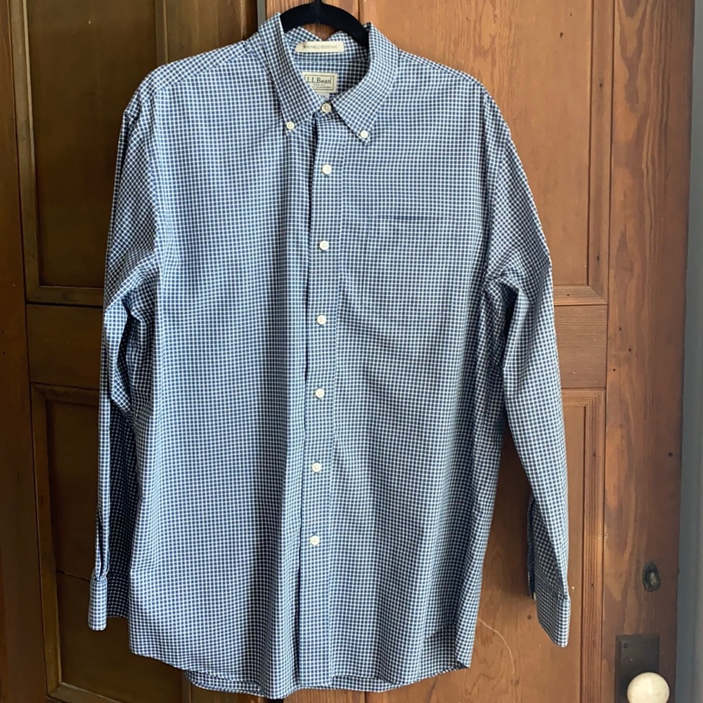 LL Bean Button Down Dress Shirt in blue/white.Sz L
